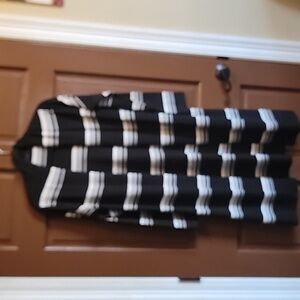 T. Tahari-Blk/white striped across long open sweater Size M. NWT.